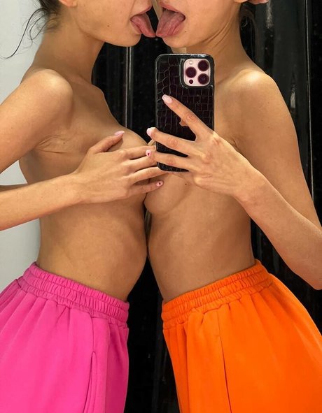 Adelalinka Twins