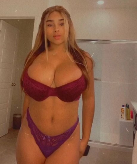 Foto di nudo di fuga di OnlyFans di Thebae Breanna