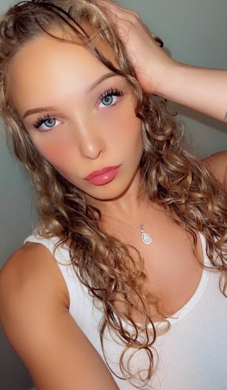 Foto di nudo di fuga di OnlyFans di Evie And Ellie Erikson