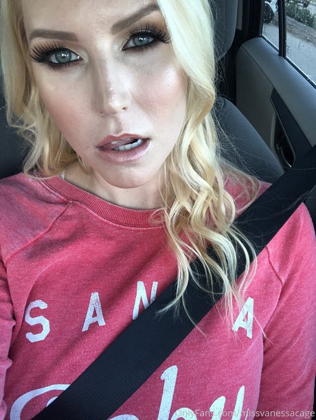 Foto di nudo di fuga di OnlyFans di Vanessa Cage