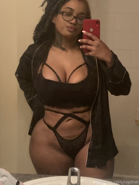 Foto di nudo di fuga di OnlyFans di Raychiel