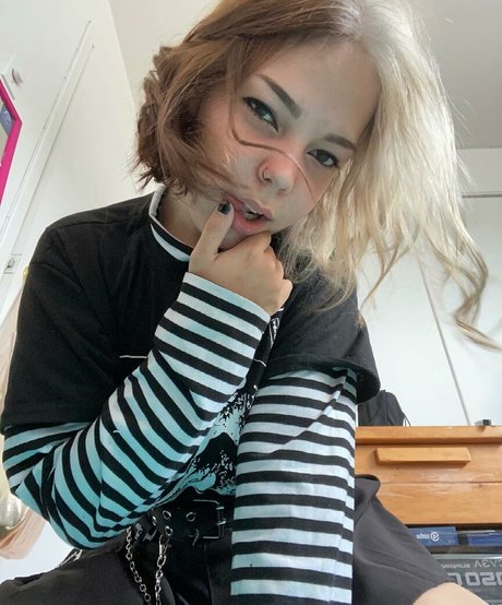 Foto di nudo di fuga di OnlyFans di Taell