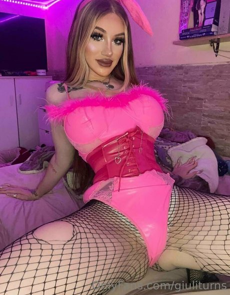Foto di nudo di fuga di OnlyFans di Giuliturns