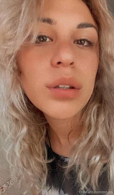 Foto di nudo di fuga di OnlyFans di Mtutsy