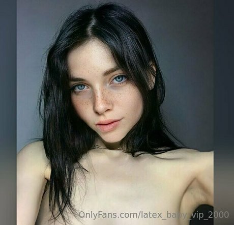 Foto di nudo di fuga di OnlyFans di Latexbabyvip2000