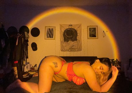 Foto di nudo di fuga di OnlyFans di Landovalentine