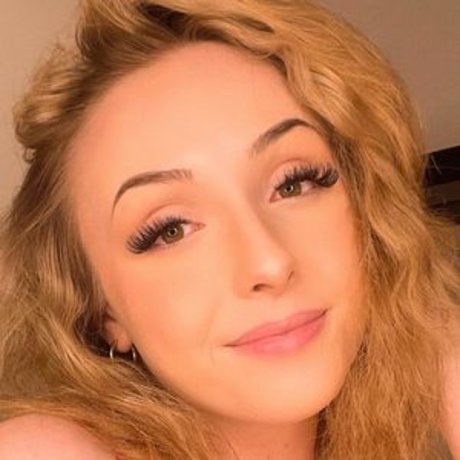 Foto di nudo di fuga di OnlyFans di Astrella Rae