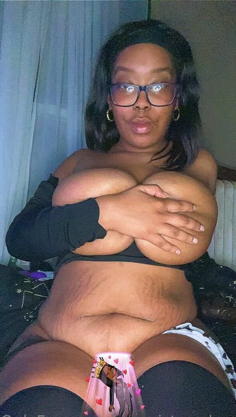 Foto di nudo di fuga di OnlyFans di Yesmistresskayy2