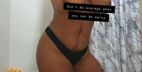 Foto di nudo di fuga di OnlyFans di Yesmistresskayy2