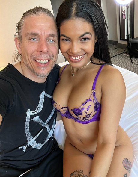 Foto di nudo di fuga di OnlyFans di Mickbluexxx