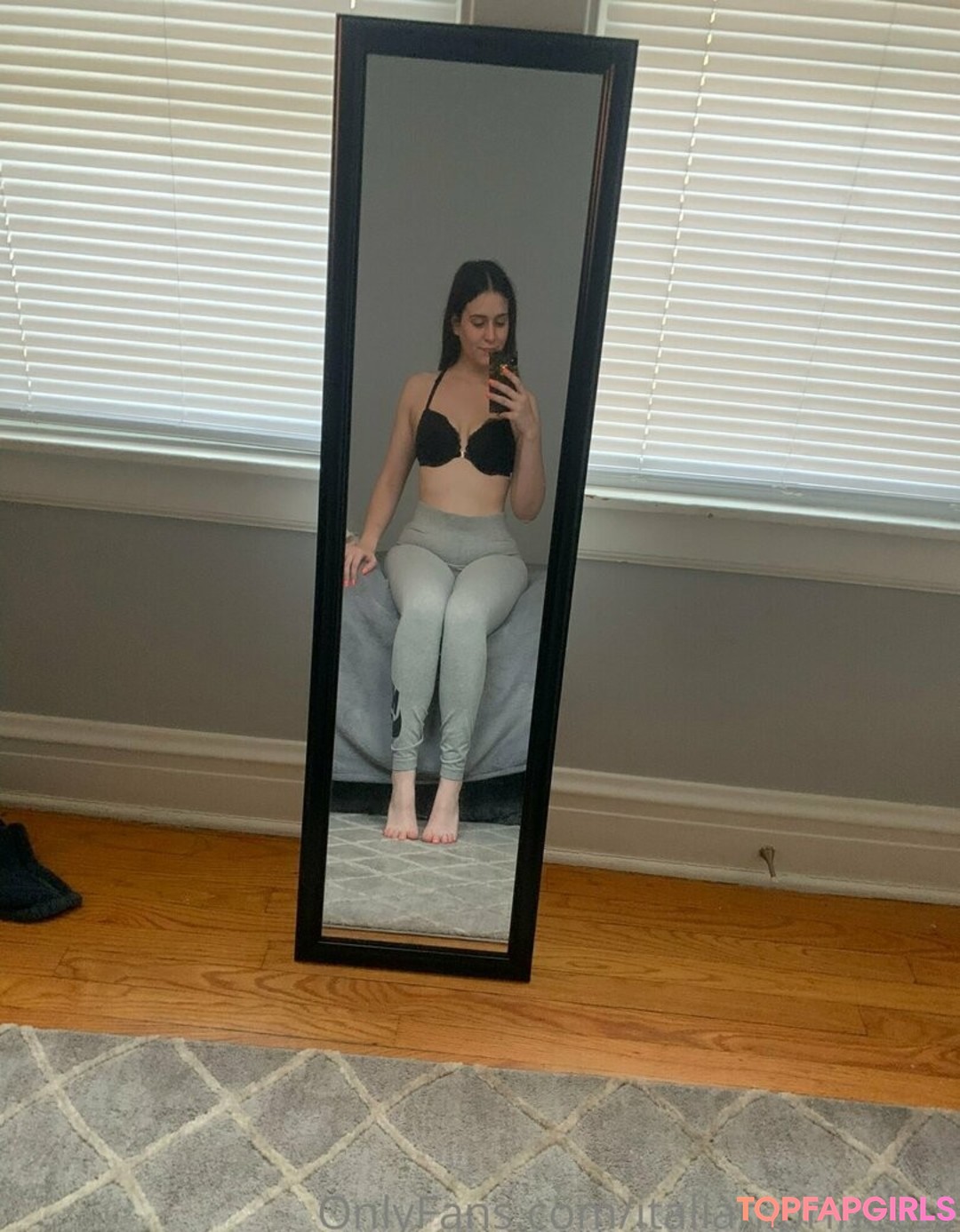 Foto di nudo di fuga di OnlyFans di Italianprincess #10 Foto di nudo di fuga di OnlyFans di Italianprincess #10