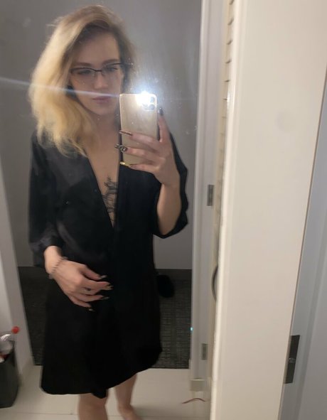 Foto di nudo di fuga di OnlyFans di Anistonbleu