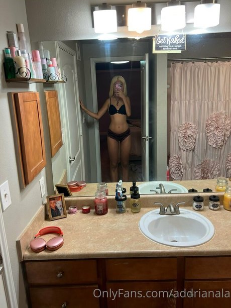 Foto di nudo di fuga di OnlyFans di Addrianala