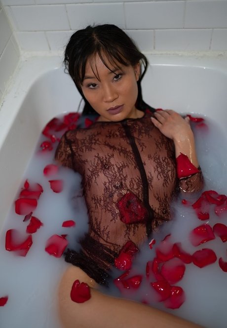Foto di nudo di fuga di OnlyFans di Jeannie Elise Mai