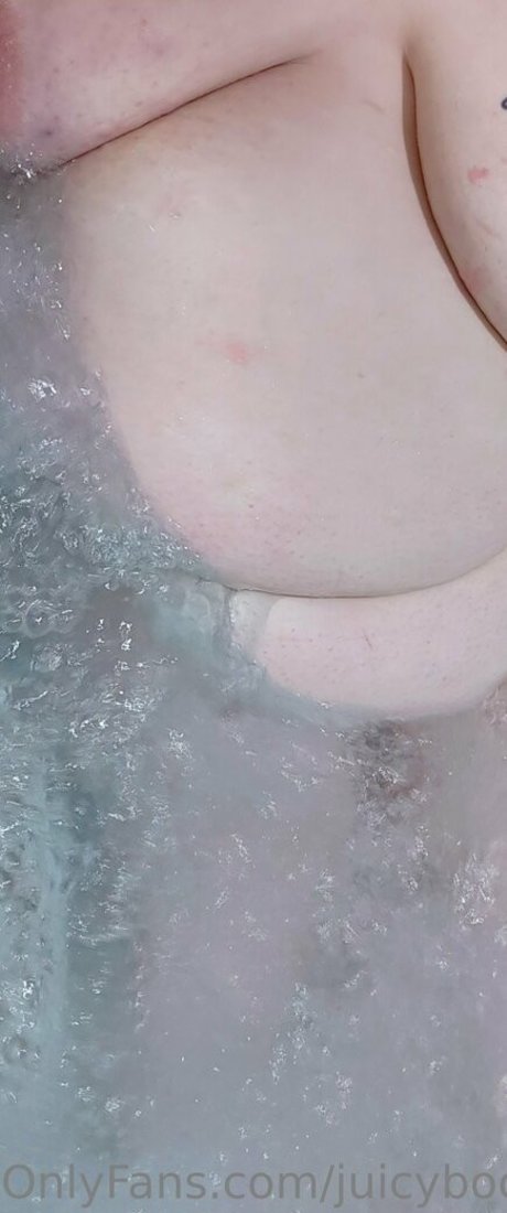Juicybootybbw