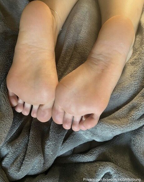 Foto di nudo di fuga di OnlyFans di Hotwifeyoung