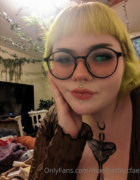 Foto di nudo di fuga di OnlyFans di Maethethiccfae