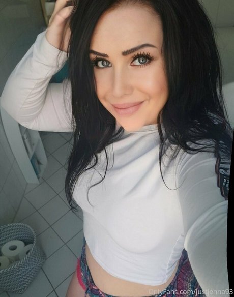 Foto di nudo di fuga di OnlyFans di Justjenna93