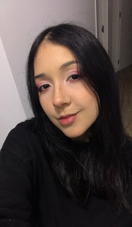 Foto di nudo di fuga di OnlyFans di Valeria Valois