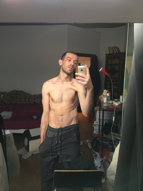 Foto di nudo di fuga di OnlyFans di Esckaenor