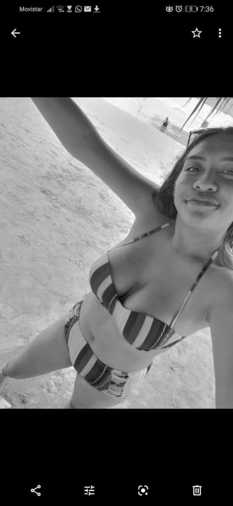 Foto di nudo di fuga di OnlyFans di Paola Samaniego