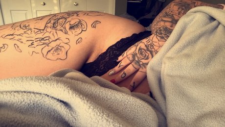 Foto di nudo di fuga di OnlyFans di Tay 