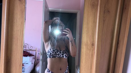 Foto di nudo di fuga di OnlyFans di Shan