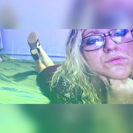 Foto di nudo di fuga di OnlyFans di Saucy Hazel The Adventurer
