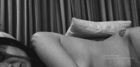 Foto di nudo di fuga di OnlyFans di The X Nun