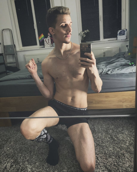 Foto di nudo di fuga di OnlyFans di Saschdimond