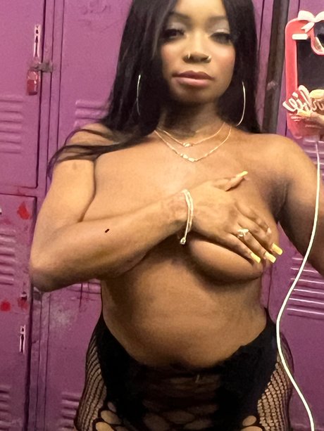 Foto di nudo di fuga di OnlyFans di Poundslondon