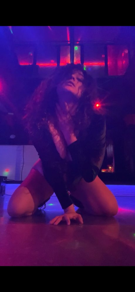 Foto di nudo di fuga di OnlyFans di Lucy