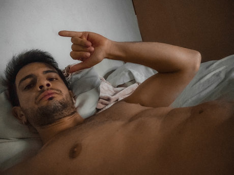 Foto di nudo di fuga di OnlyFans di Porte Sky