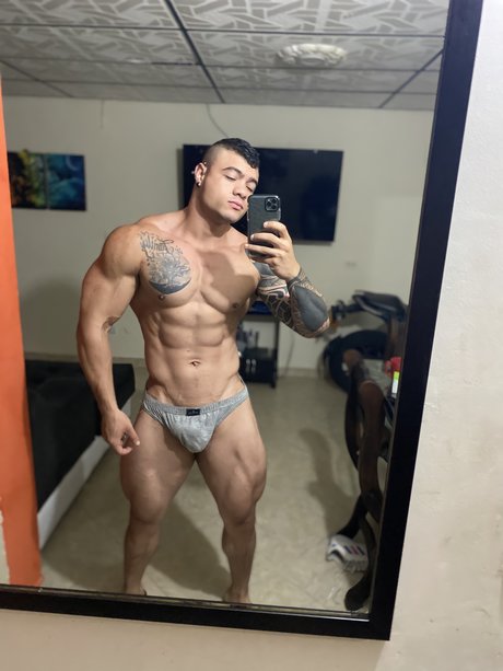 Foto di nudo di fuga di OnlyFans di Miguel Ngel Saenz