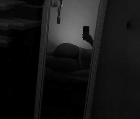 Foto di nudo di fuga di OnlyFans di Nikki  Vip