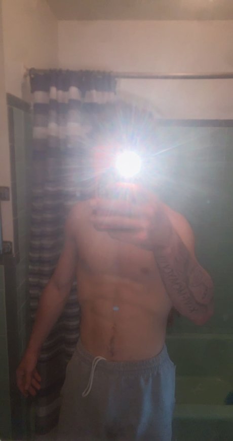 Foto di nudo di fuga di OnlyFans di Thatguynoah
