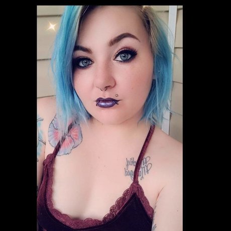Foto di nudo di fuga di OnlyFans di Tattooedsaylor