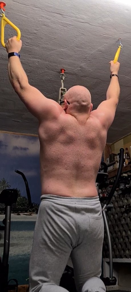 Foto di nudo di fuga di OnlyFans di Gymdad