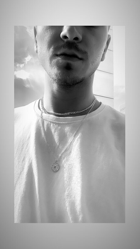 Foto di nudo di fuga di OnlyFans di Pablo Bond