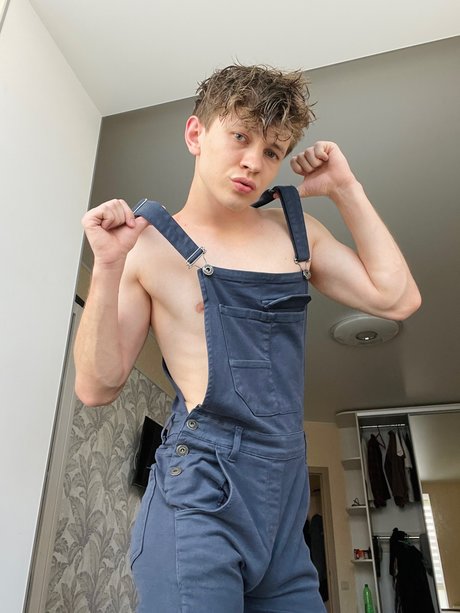 Foto di nudo di fuga di OnlyFans di Dante