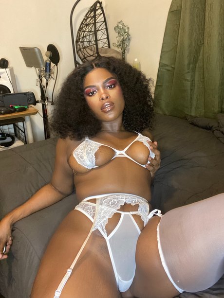 Foto di nudo di fuga di OnlyFans di  Jaz 