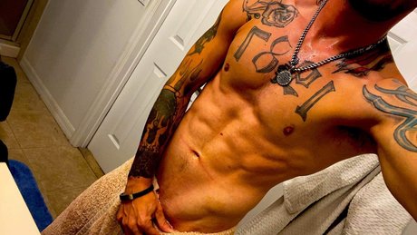 Foto di nudo di fuga di OnlyFans di Kingx