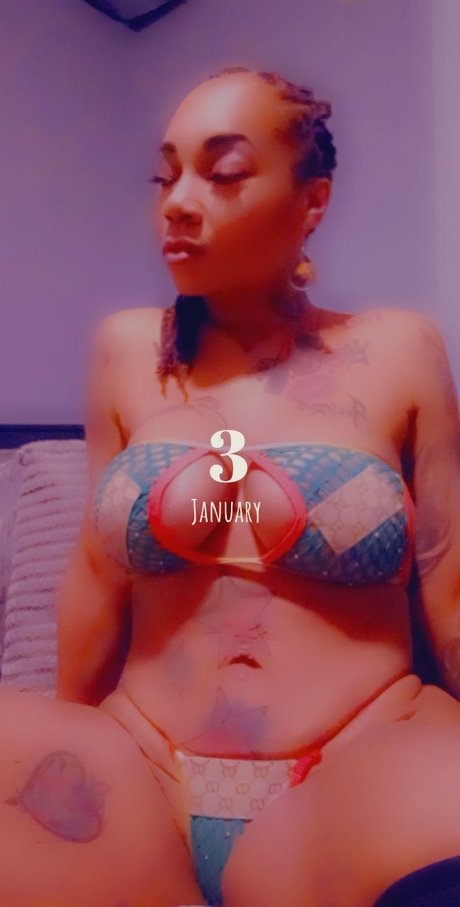 Foto di nudo di fuga di OnlyFans di Fendi Baddie