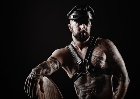 Foto di nudo di fuga di OnlyFans di Gunner