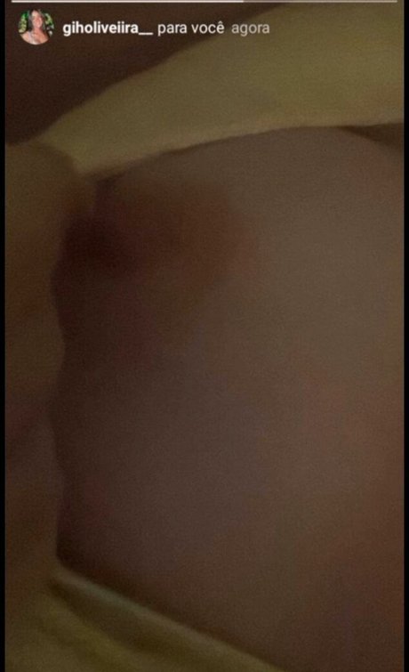 Foto di nudo di fuga di OnlyFans di Gih Oliveira