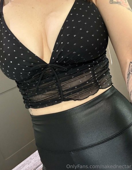 Foto di nudo di fuga di OnlyFans di Nakednectar
