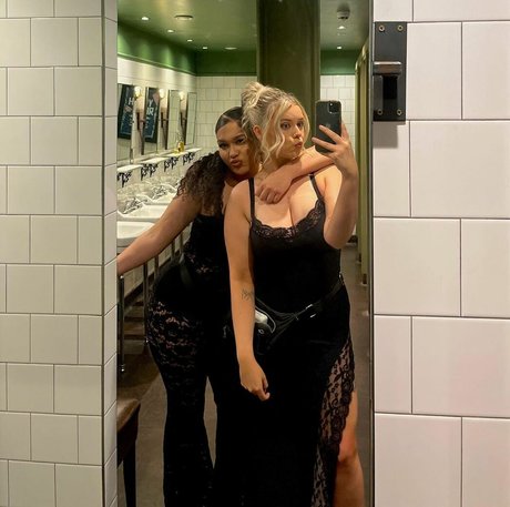 Foto di nudo di fuga di OnlyFans di Sarah Anne Hooper