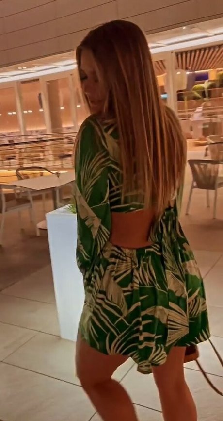 Foto di nudo di fuga di OnlyFans di Ella Anastasiou