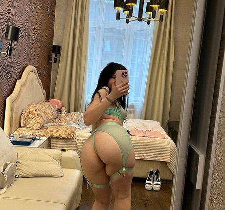 Foto di nudo di fuga di OnlyFans di Virgin Butterfly