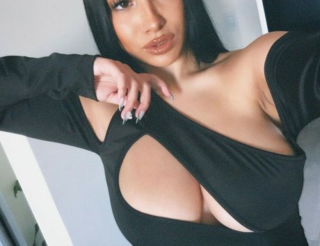 Foto di nudo di fuga di OnlyFans di Zoefernanddez